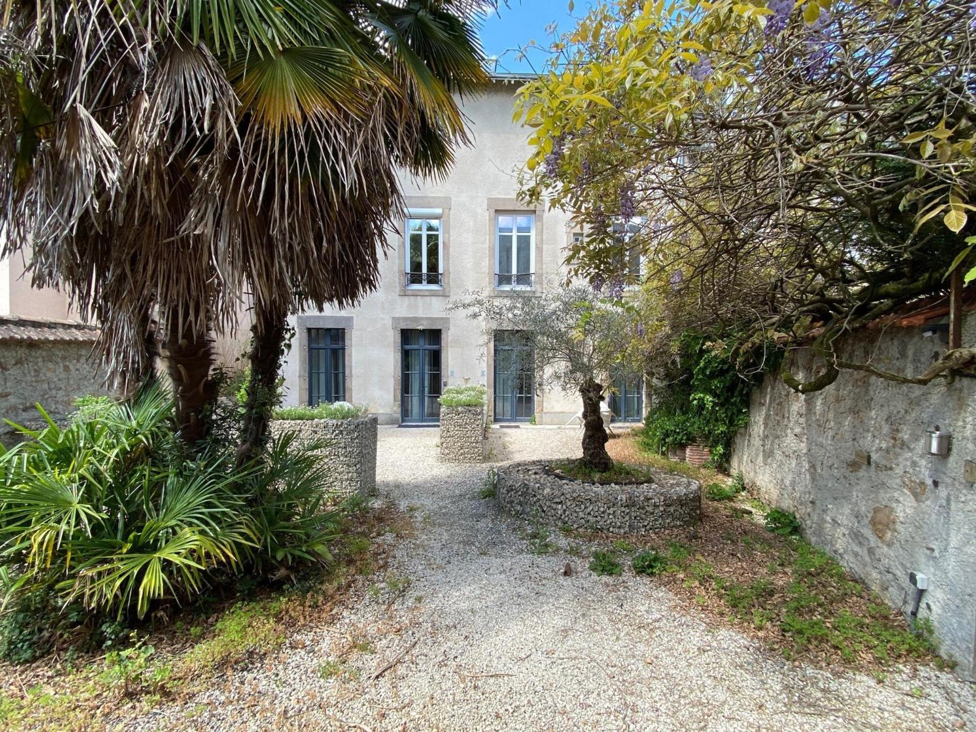 La Villa Beaupeyrat - Apparthotels De Charme Dans Batisse De Caractere A 400M Du Coeur De Ville De Limoges Zimmer foto